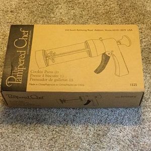 NIB Pampered Chef Cookie Press